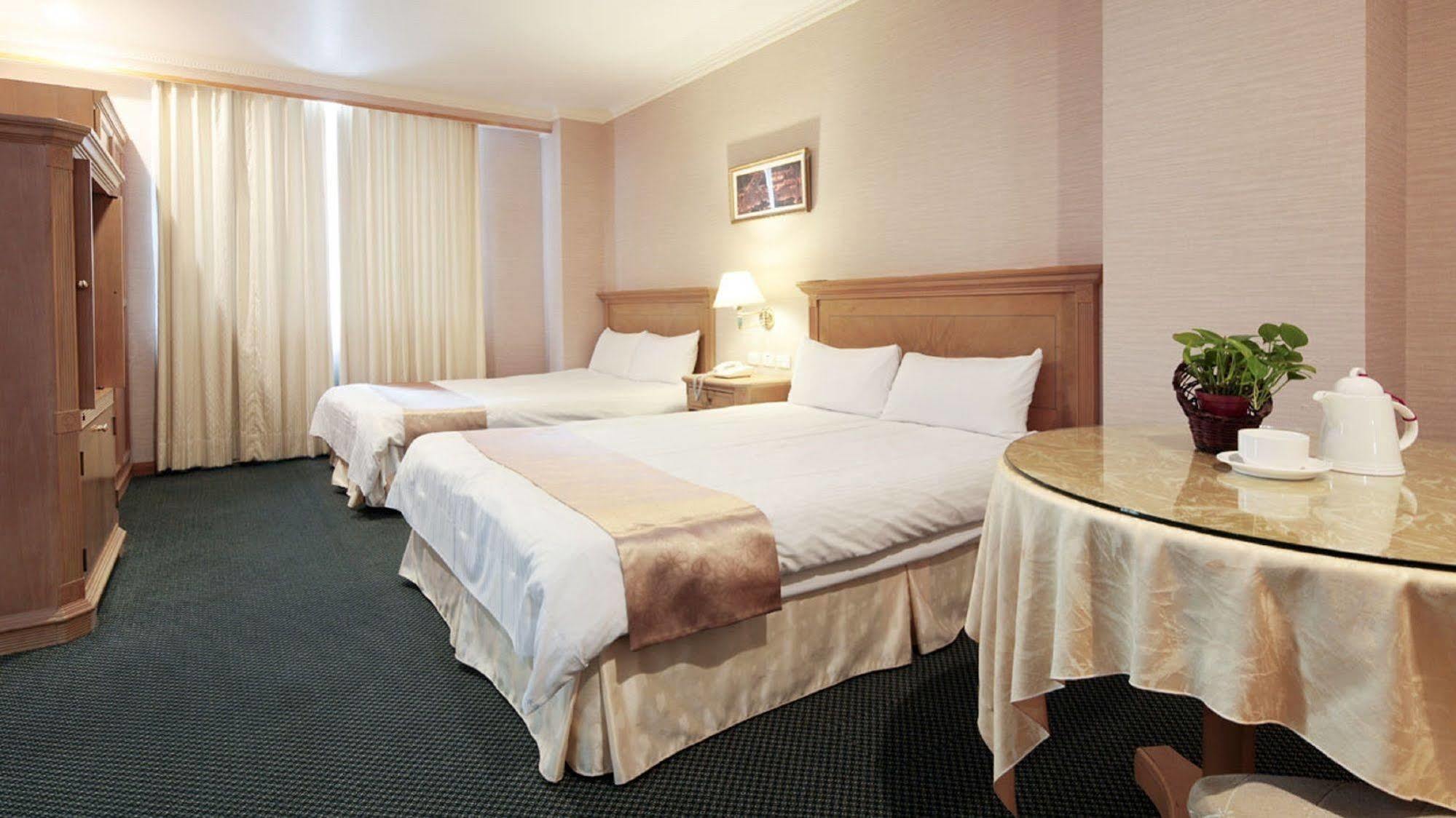 יונגקאנג Cambridge Hotel - Yung Kang מראה חיצוני תמונה
